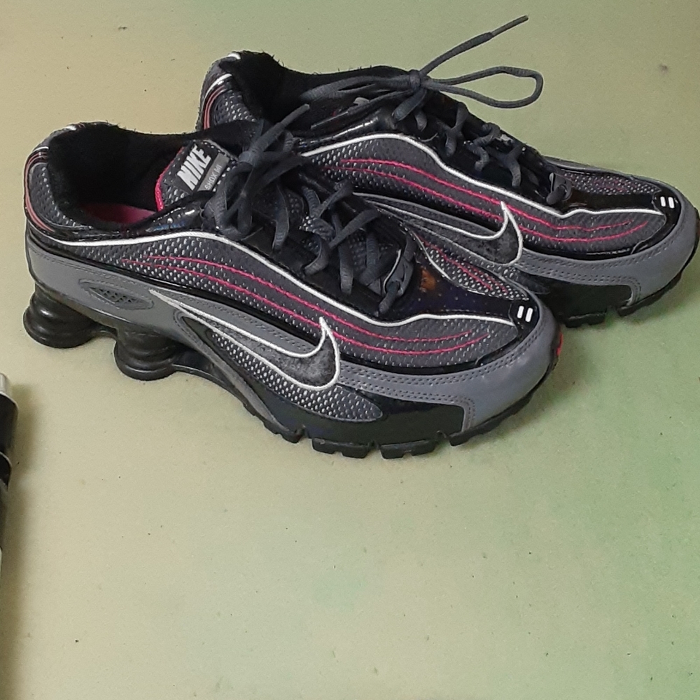 Womens Shox